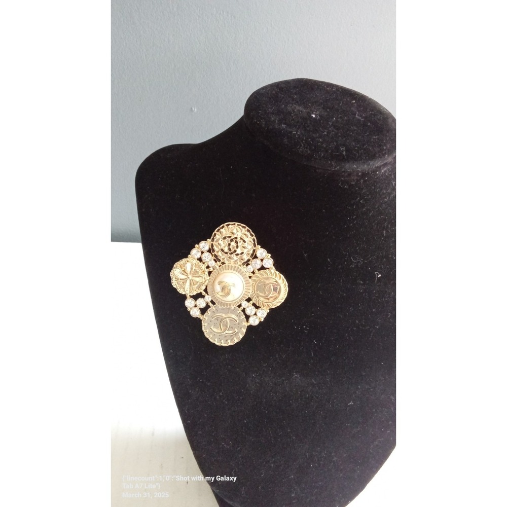 Chanel Brooch Gold CC Logo Faux Pearl Rhinestone Embellished‎ Statement